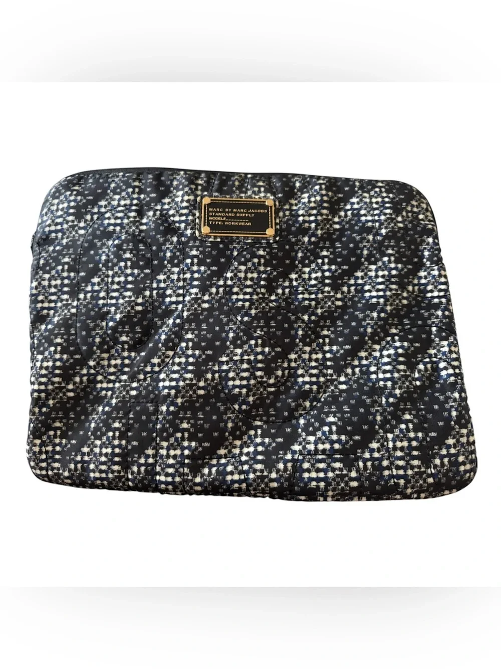 Marc by Marc Jacobs Quilted laptop case in Black and White